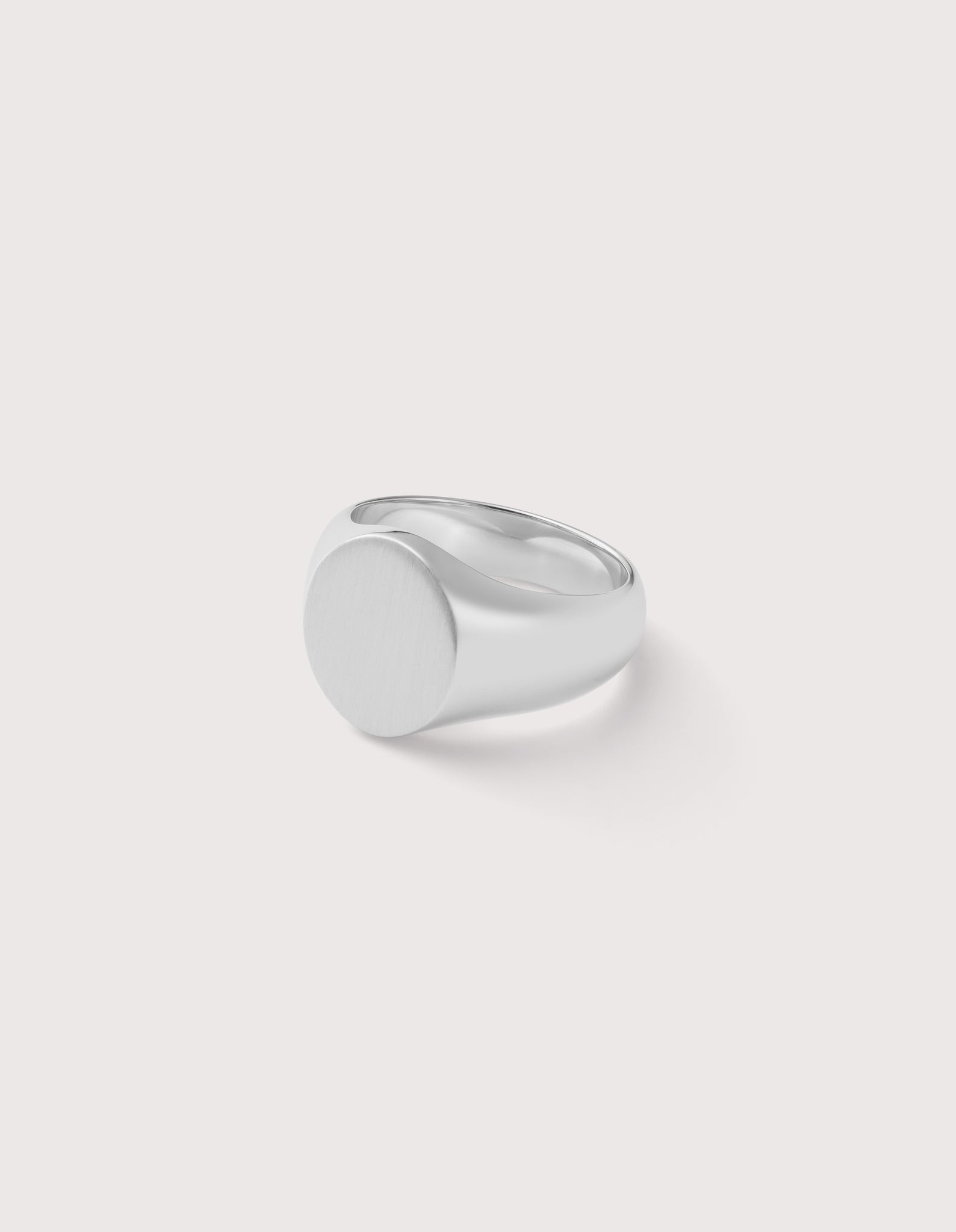 Signet Ring Oval Hairline
